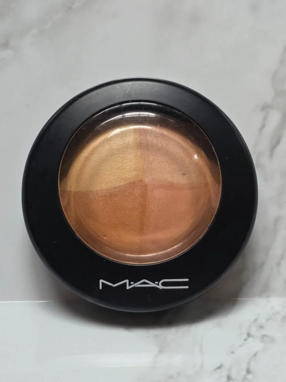 MAC FAINTLY FABULOUS Mineralize Skinfinish Natural (0.28 oz.)